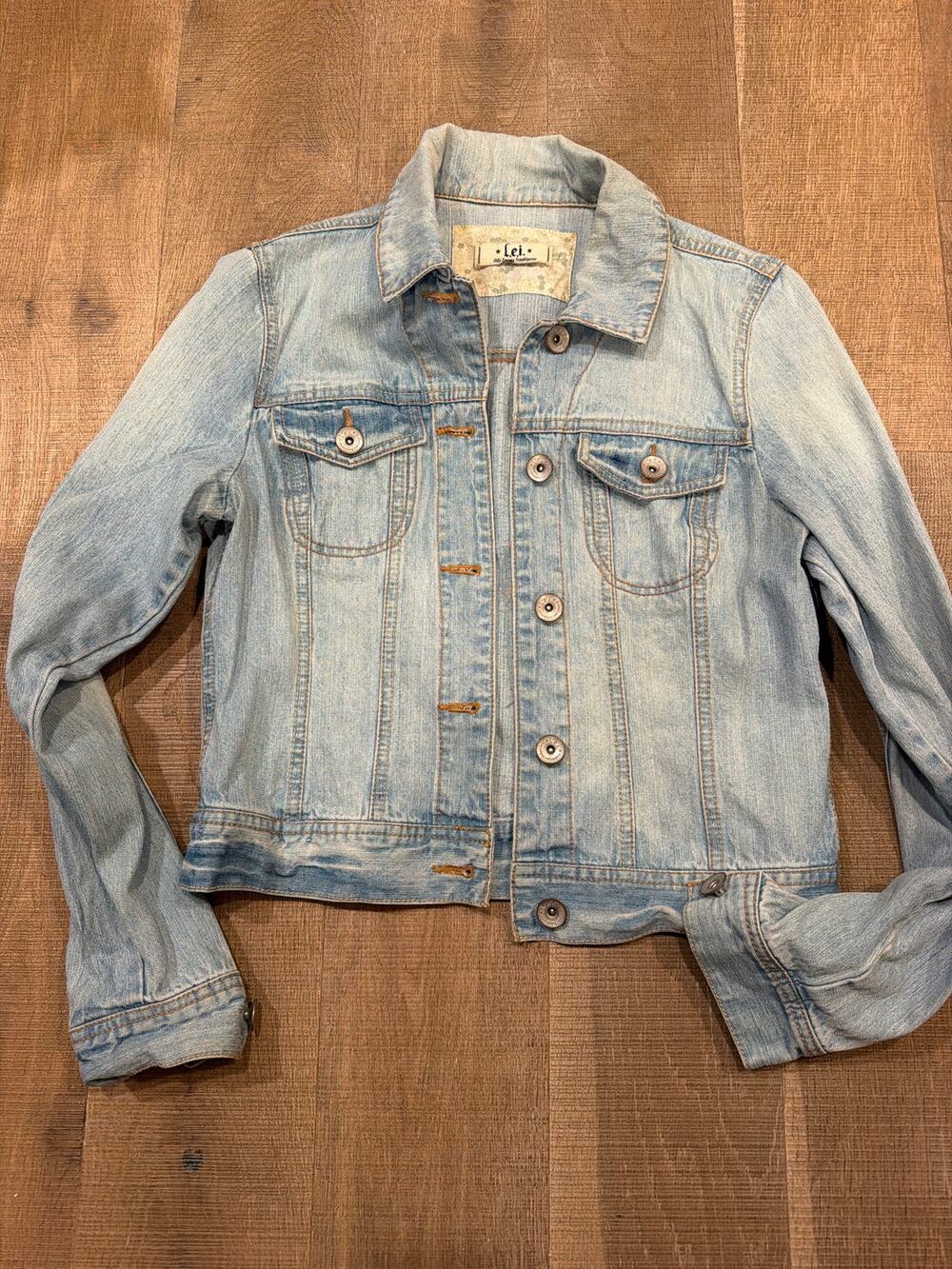 L.e.i. Jean Jacket size Large